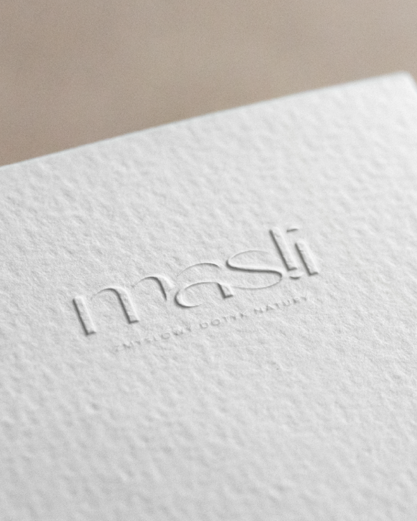 masli - zmysłowy dotyk natury - elementy identyfikacji graficznej - projekt ponadczasowego logo