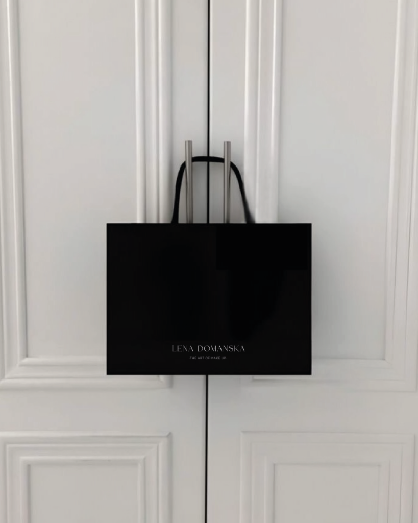 Lena Domanska - elegant lpaper bag /branding for make-up artist